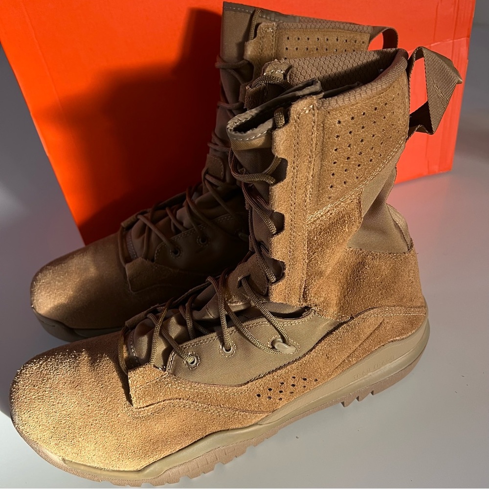 ike SFB Field 2 8" Suede Leather Boots Mens Brand new with box Coyote Brown